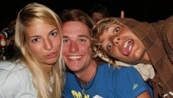 Come with your friends...make new friends friendly activities surf camp Spain