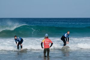 Cours de surf pour débutants en Cantabrie