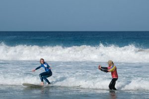 Cours de surf pour débutants en Espagne