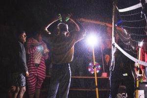 Divertida fiesta en el surf camp Le Pin Sec.