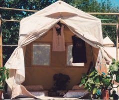 Tienda alojamiento surf camp Cantabria