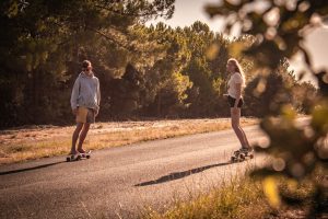 Hermosa sesión de skate al atardecer