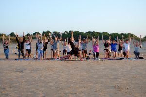 Estirar después de un día de surfing
