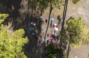 Yoga en el bosque en Moliets
