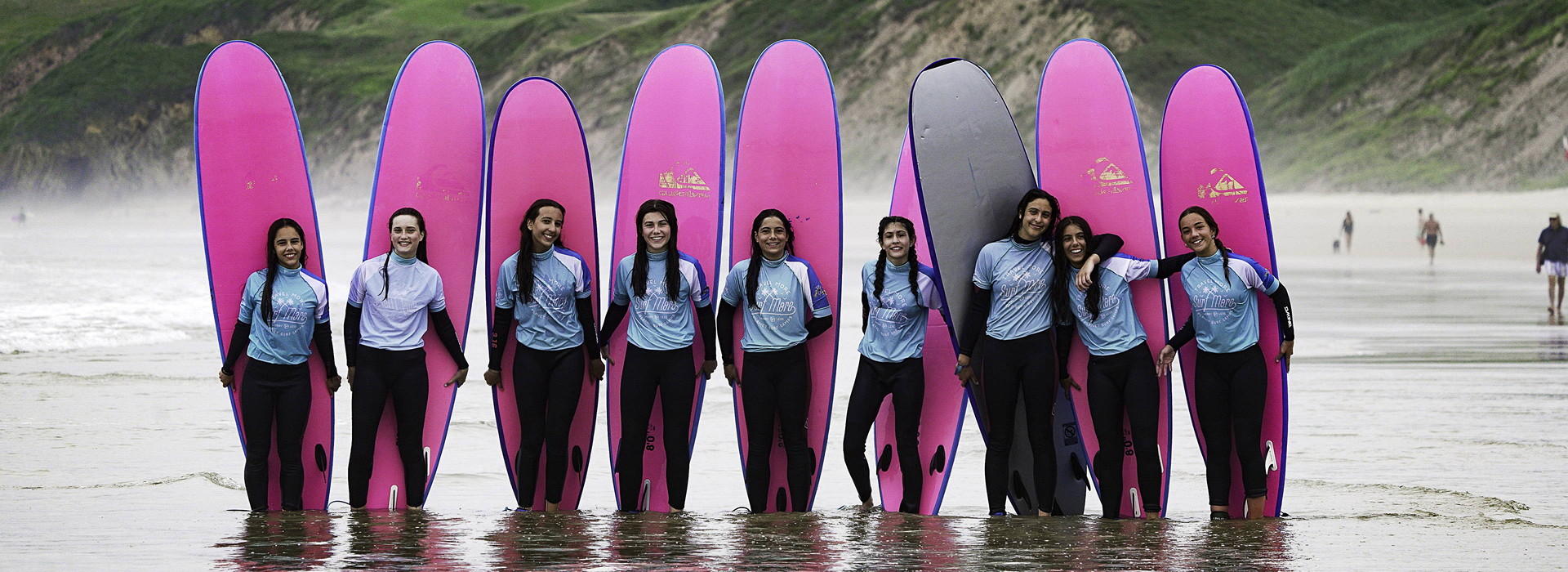 Curso de surf junior en Cantabria